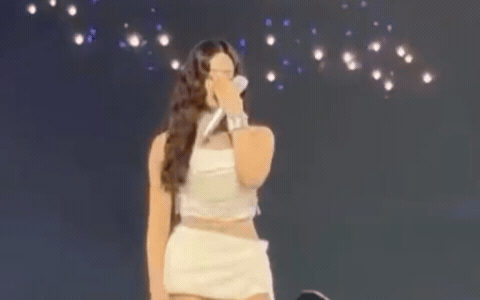 Khoảnh khắc gây xúc động 