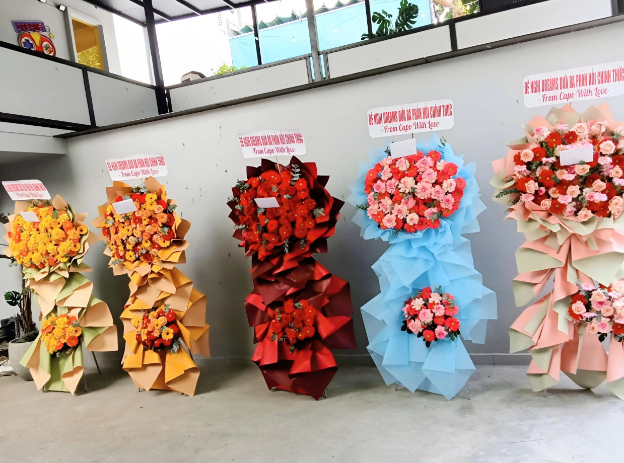 Nam ca sĩ Việt khiến 