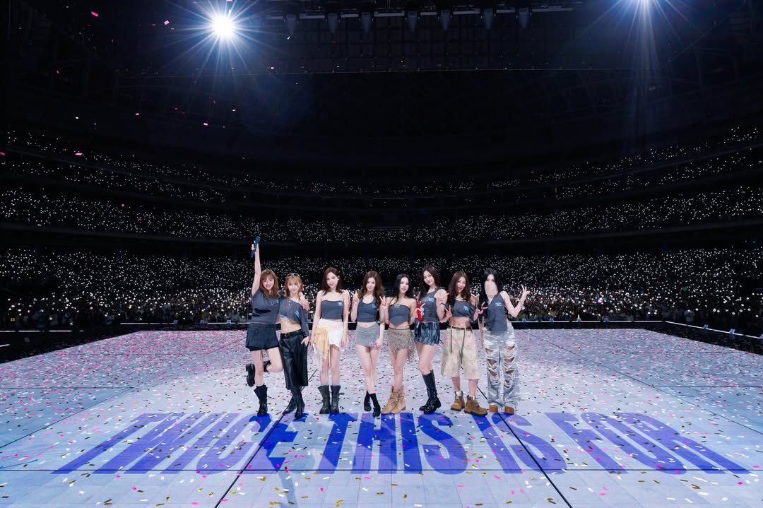 TWICE đã có cả loạt đêm diễn cháy vé, tạo kỷ lục doanh thu (ảnh: IG)