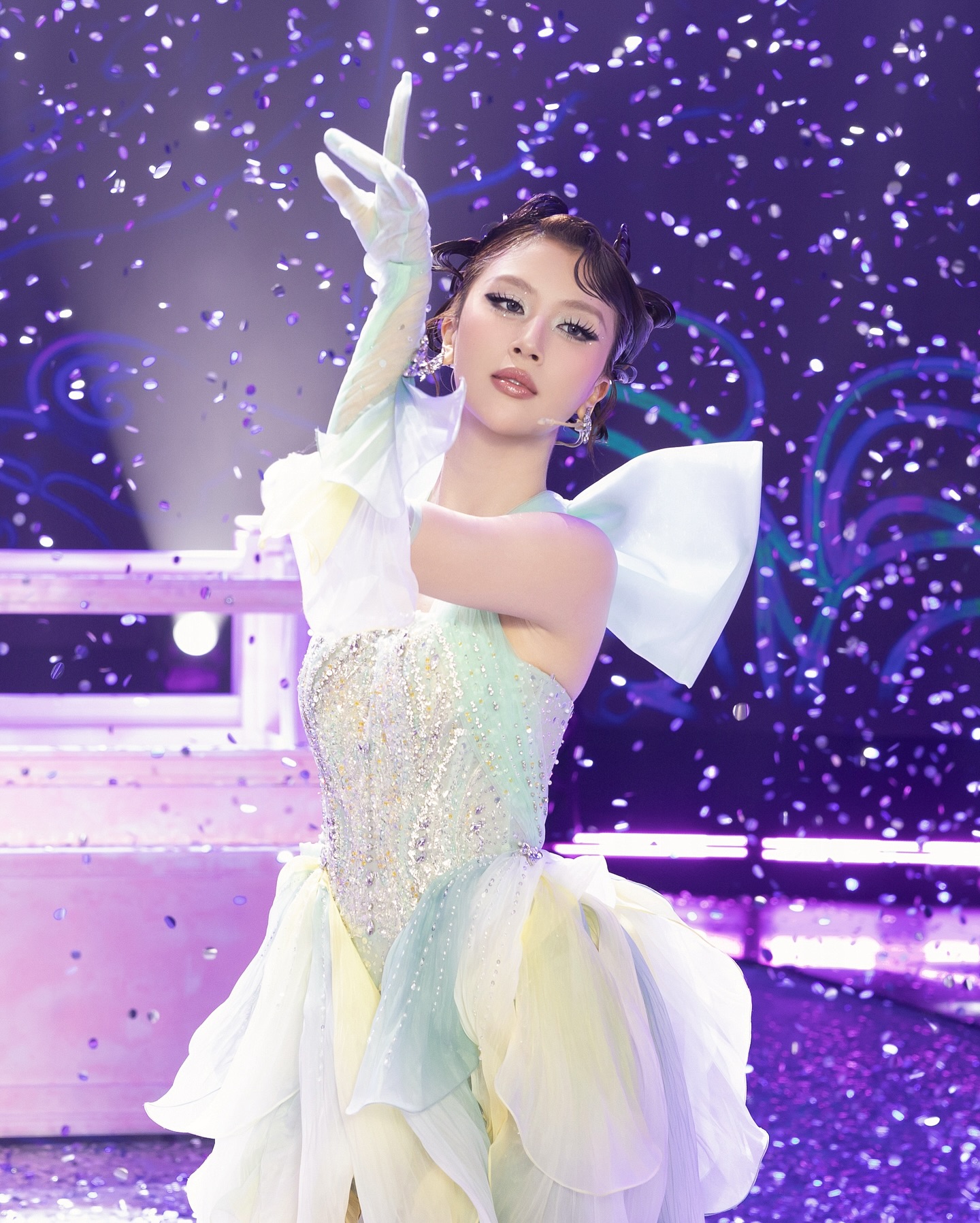 Hiện chưa có câu trả lời rõ ràng cho việc Quỳnh Anh Shyn hát hò sẽ đi đến đâu, nhưng với phát ngôn mới nhất này, cả cõi mạng sẽ phải “fomo” theo màn debut làm ca sĩ của nữ fashionista (ảnh: FBNV)