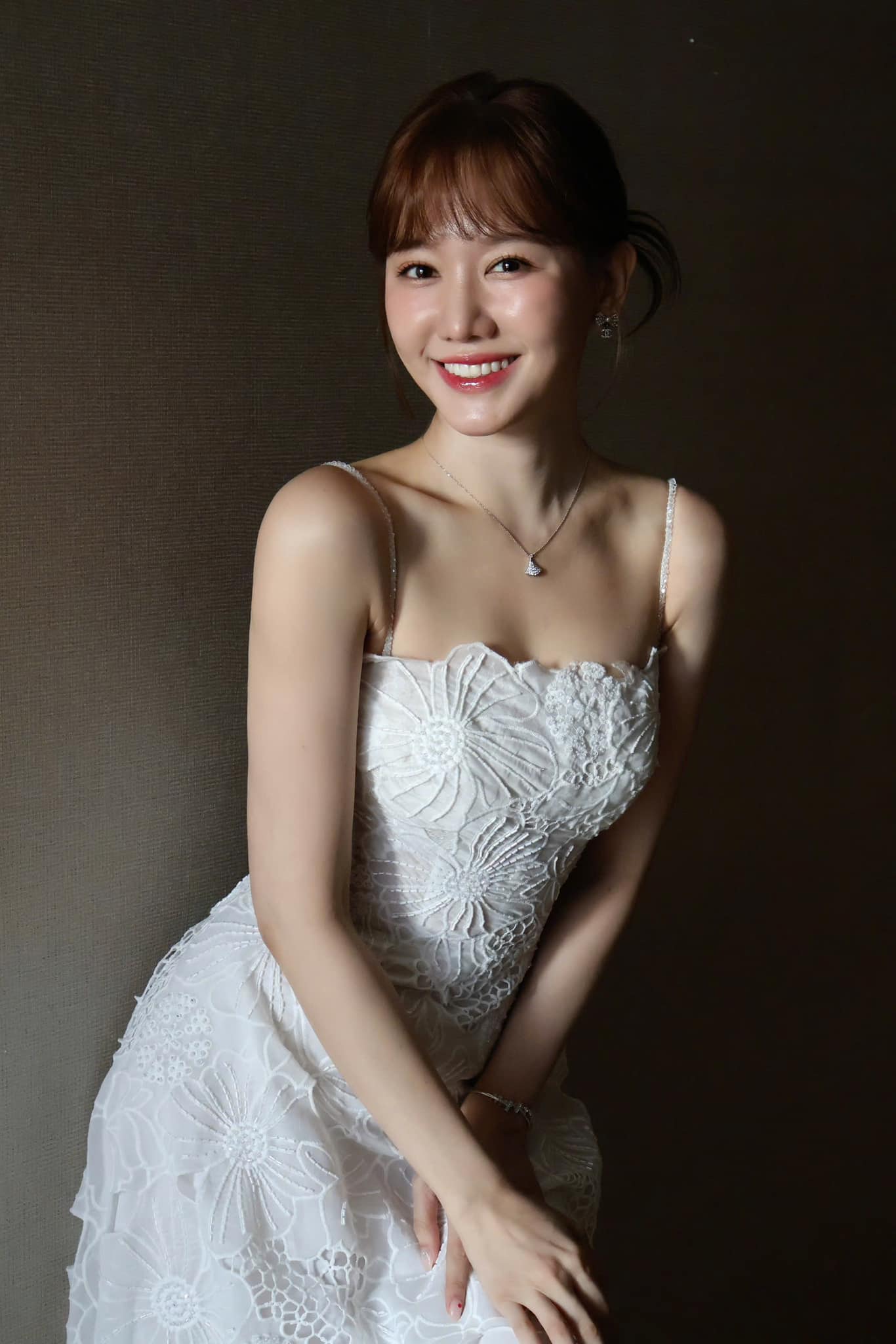 Nữ ca sĩ được đại gia nghìn tỷ Việt si mê: Có hit quốc dân rồi lặn mất tăm, 41 tuổi trẻ đẹp như gái đôi mươi 