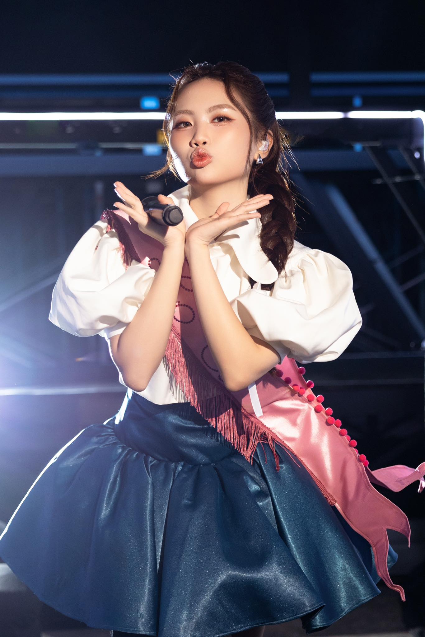 Đầu năm 2026, Phương Mỹ Chi tự mình tổ chức fanmeeting miễn phí với hàng nghìn khán giả tham dự và ngưỡng mộ tâm huyết nghệ thuật của cô gái nhỏ