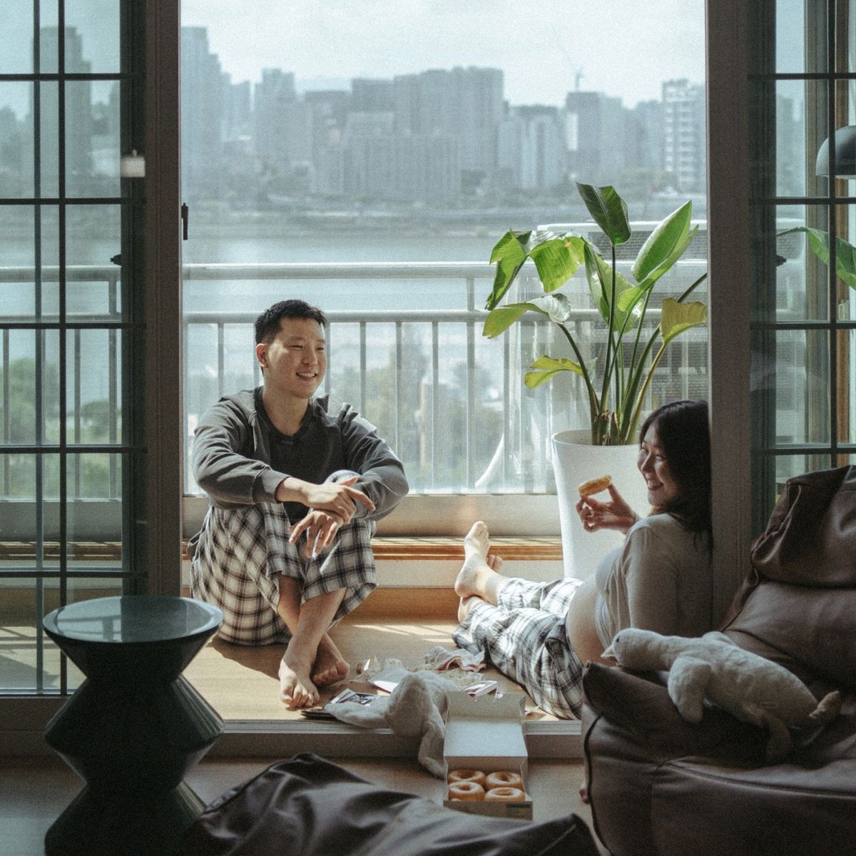 Nhiều người đồng tình với chuyện phải có nhà, vì đó là tài sản. An cư thì mới lạc nghiệp. Ảnh minh họa.