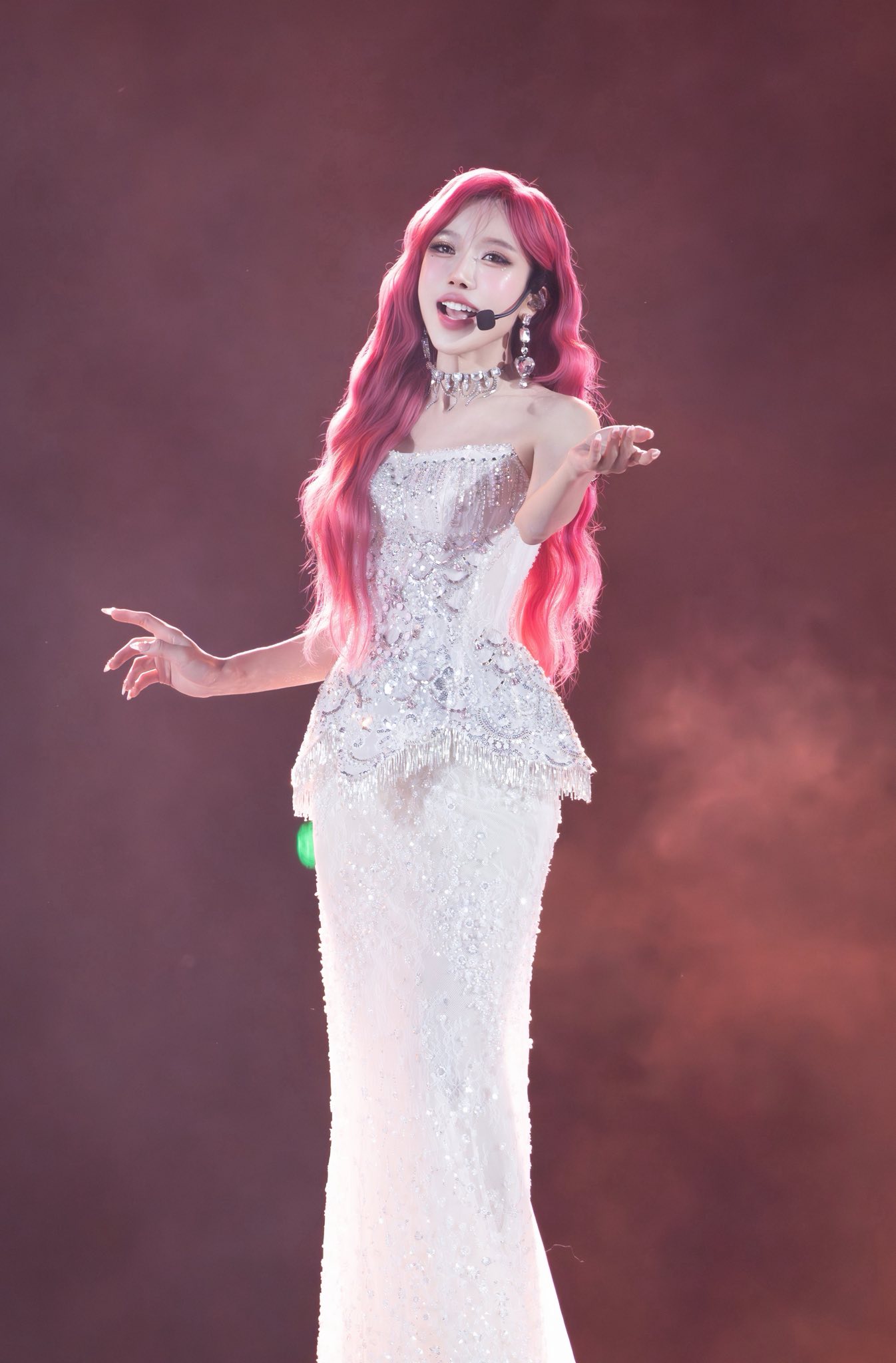 Trang Pháp là Quán quân Chị Đẹp Đạp Gió Rẽ Sóng mùa đầu tiên (ảnh: FBNV)