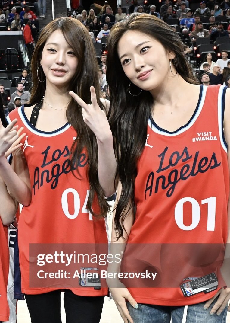 Đứng kế Ahn Yujin, Jang Wonyoung có phần lép vế (ảnh: getty)