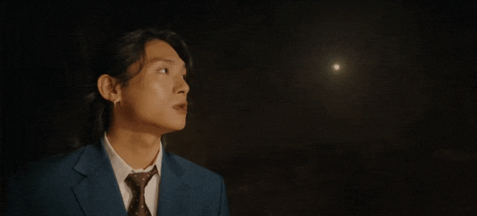 GREY D “lột xác” khỏi một phiên bản bị định nghĩa bởi xã hội: công việc, vai trò, hình ảnh bên ngoài