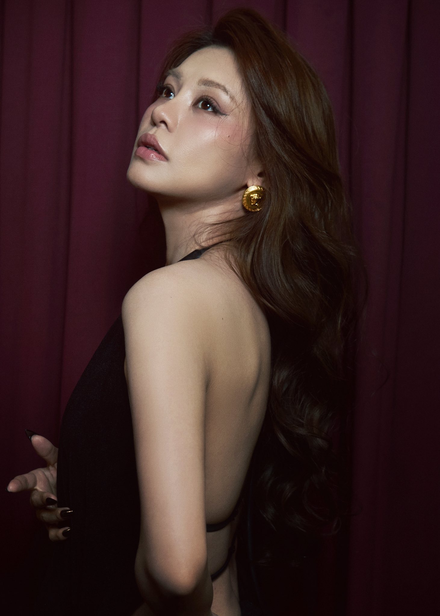 Sự kết hợp giữa tài năng, nhan sắc ngày càng thăng hạng và cá tính không trộn lẫn giúp Bùi Lan Hương trở thành một trong những nhân vật đáng chú ý của Vbiz