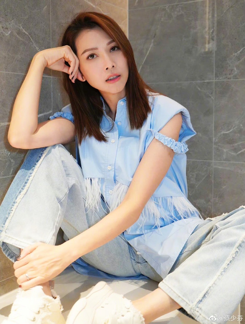 Thái Thiếu Phân ở tuổi U50 (ảnh: Weibo)