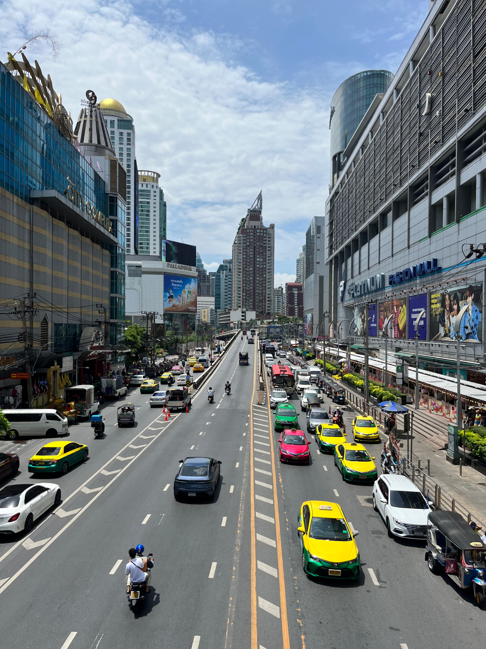 Chi 6 triệu sắm giày leo núi, quần áo đúng dresscode du lịch hè cùng công ty: 