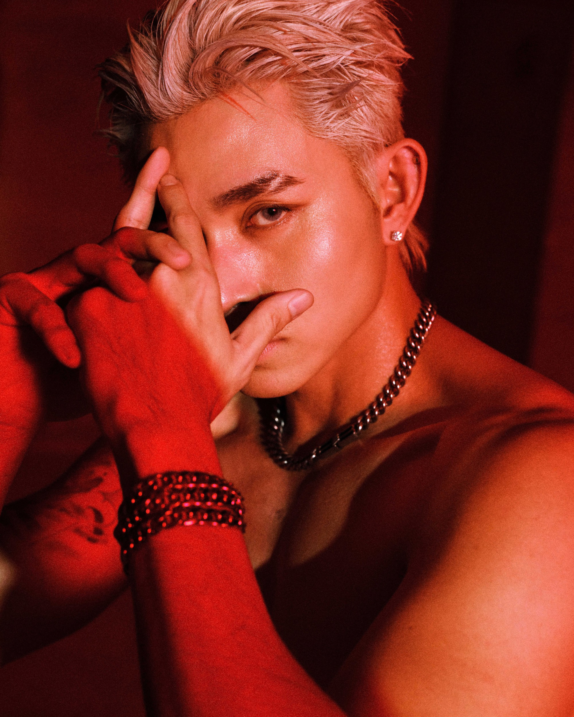 Đứng trước ý kiến trái chiều, người hâm mộ Jun Phạm lên tiếng bảo vệ thần tượng