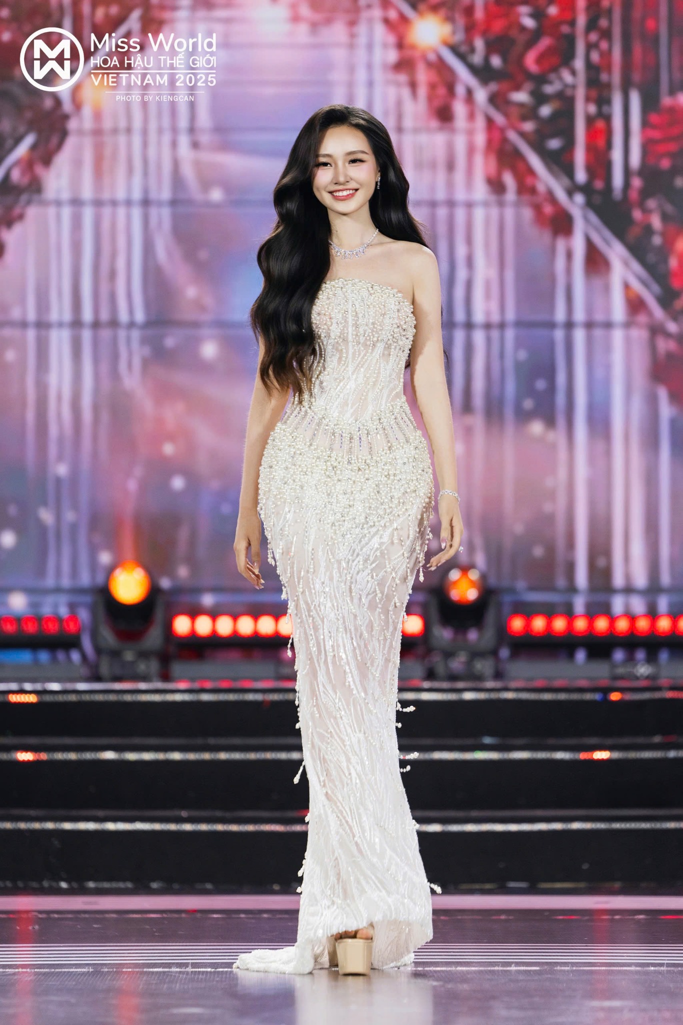 Khánh Như gây ấn tượng mạnh với nhiều fan sắc đẹp