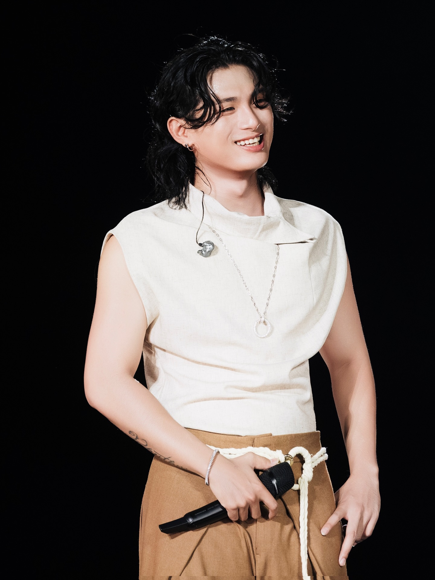 Đúng phong độ hoàng tử nhạc số, GREY D vừa ra nhạc đã có thành tích khả quan