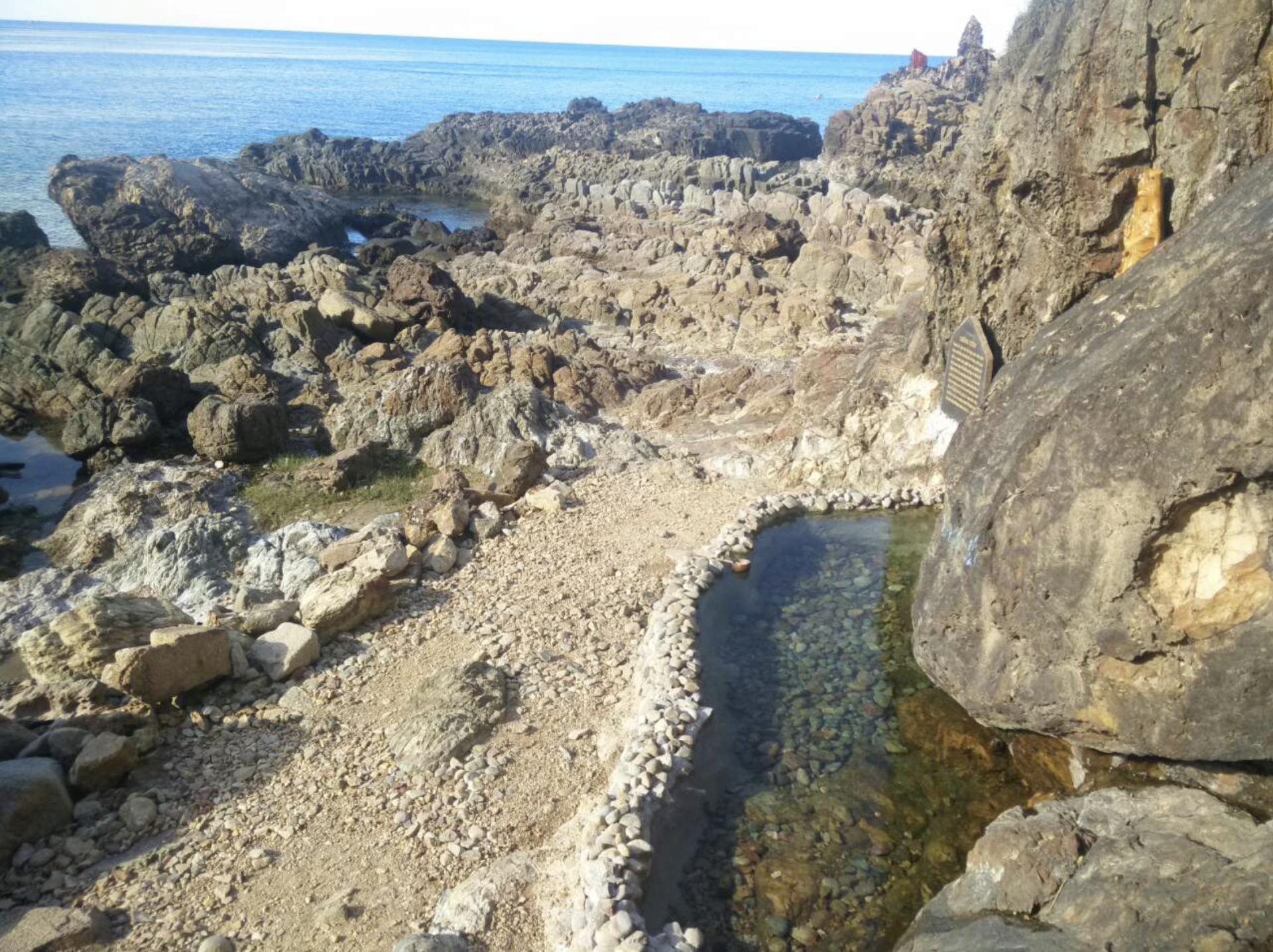 Giếng Tiên cạnh biển nhưng vẫn có nguồn nước ngọt quanh năm