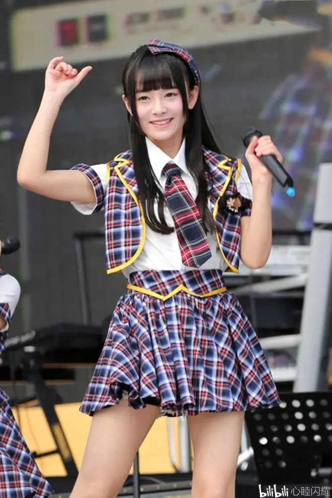 Cúc Tịnh Y thời mới debut với nhóm nhạc nữ