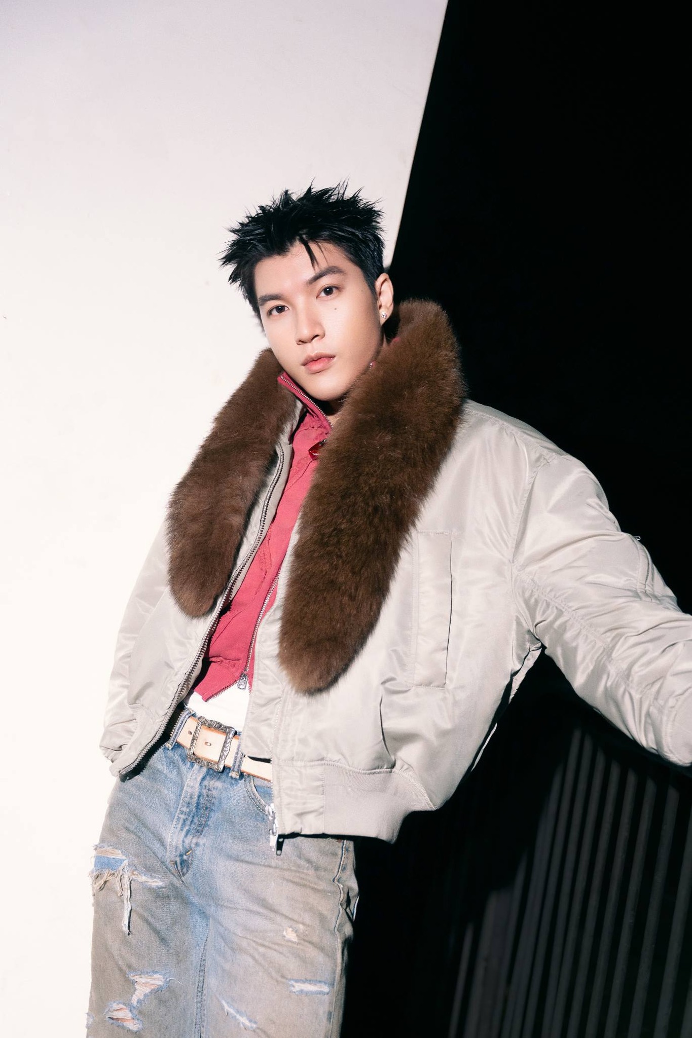 HIEUTHUHAI không công khai nhưng cũng chẳng giấu chuyện tình cảm. Và cách nam rapper bảo vệ bạn gái trước những drama càng khiến cư dân mạng ủng hộ chuyện hẹn hò của HIEUTHUHAI và Tăng Mỹ Hàn