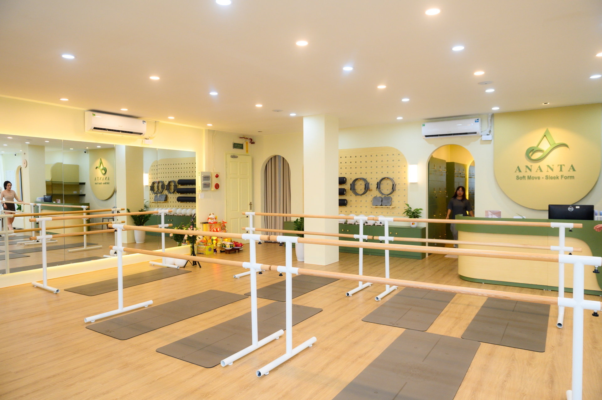Không gian phòng tập barre