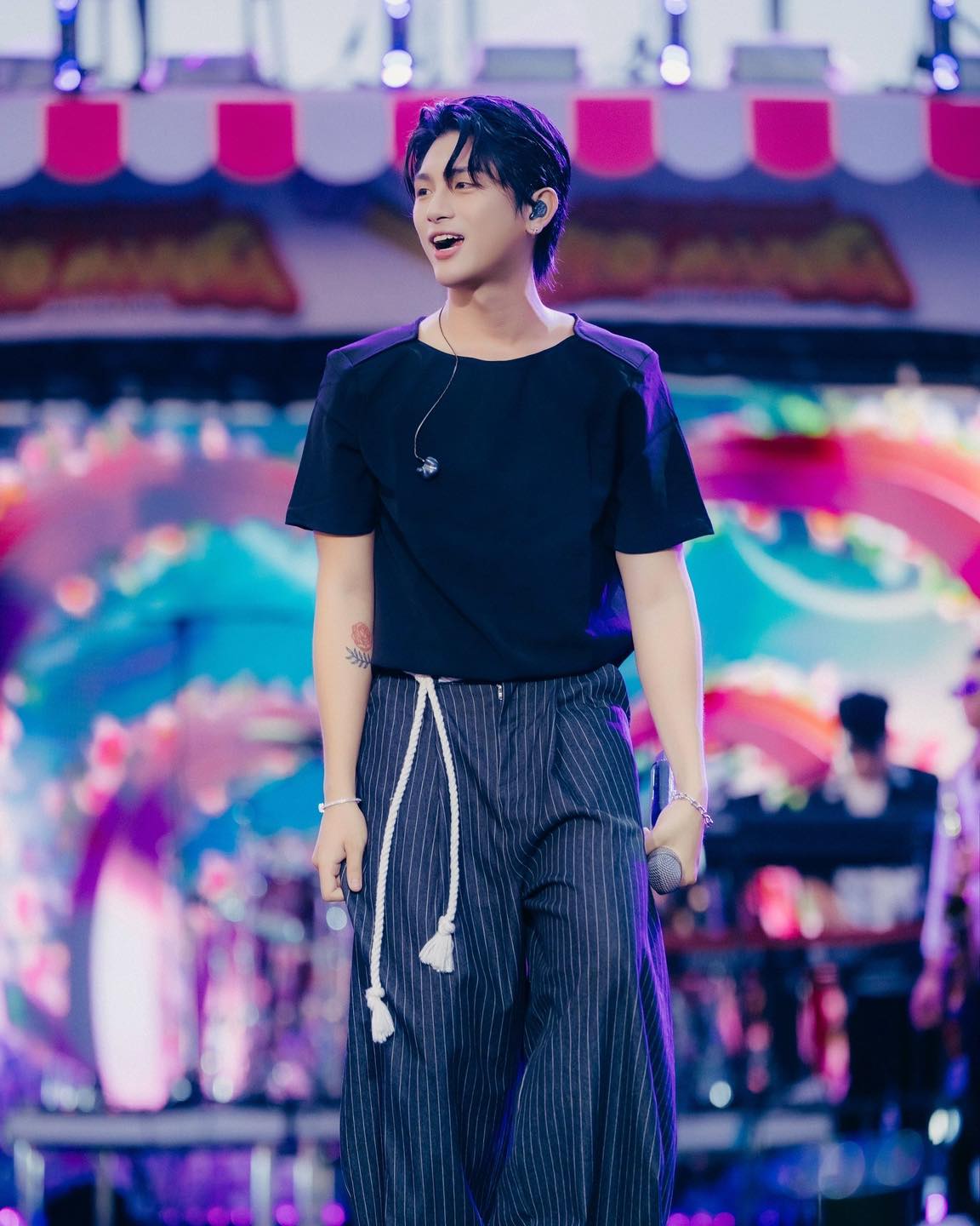  Suốt 2 năm vắng bóng, GREY D vẫn duy trì hơn 1 triệu người nghe hàng tháng trên Spotify nhờ các tác phẩm trước đó đều có khả năng nghe lại cao