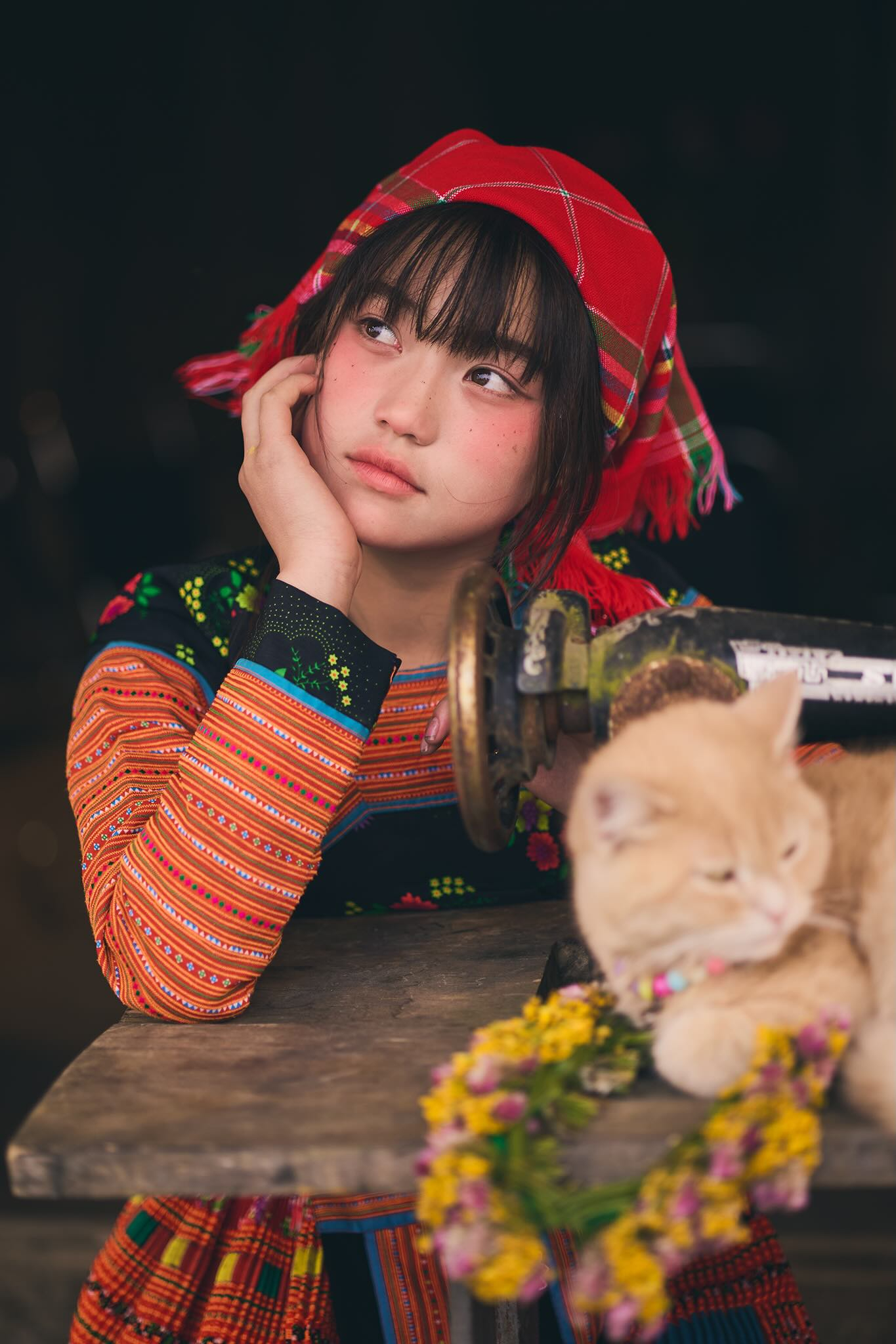 Chân dung bé gái người Mông có vẻ đẹp trong veo, lâu lắm rồi mới có một bộ ảnh khuấy đảo đến thế!