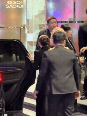 Chi Pu rạng rỡ qua camera thường, khí chất nữ tổng tài là đây 