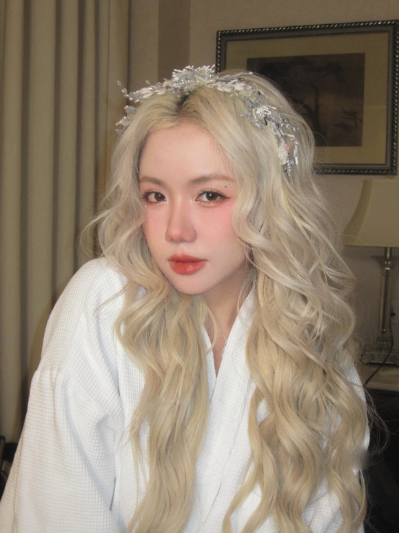 ... vẫn chưa vừa mắt số đông khán giả như thời Phương Ly da trắng, tóc tẩy.