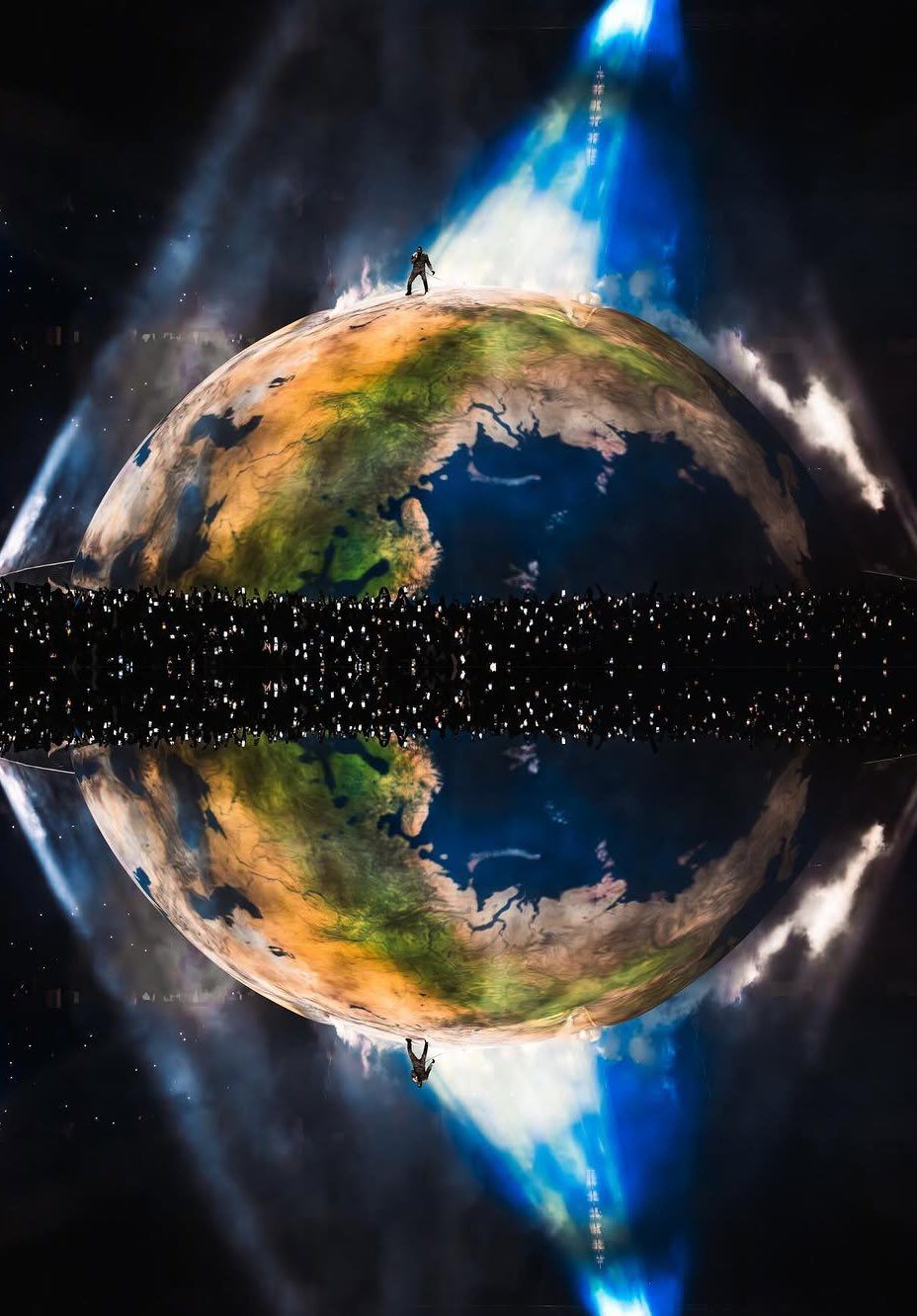  Ngỡ ngàng trước siêu concert mang Trái Đất lên sân khấu, nam nghệ sĩ bị ghét nhất thế giới nhưng ai cũng nể vì quá tài năng