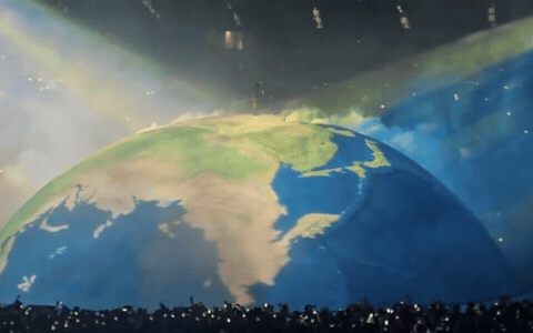 Ye xuất hiện như một gã cô độc 