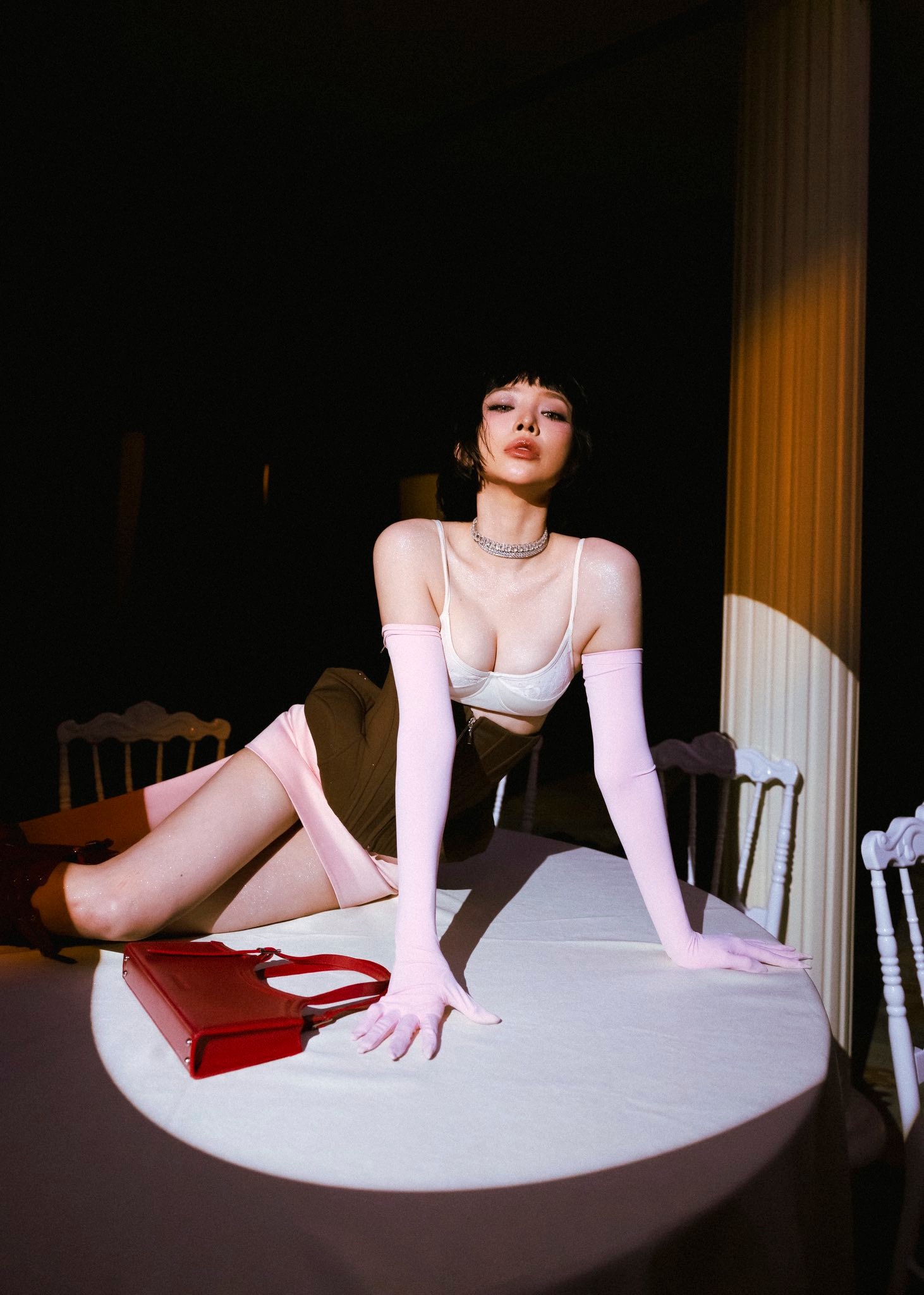 Nhìn phiên bản hiện tại của Tóc Tiên, nhiều người tấm tắc nhận xét nữ ca sĩ đang ở thời điểm cuốn hút nhất