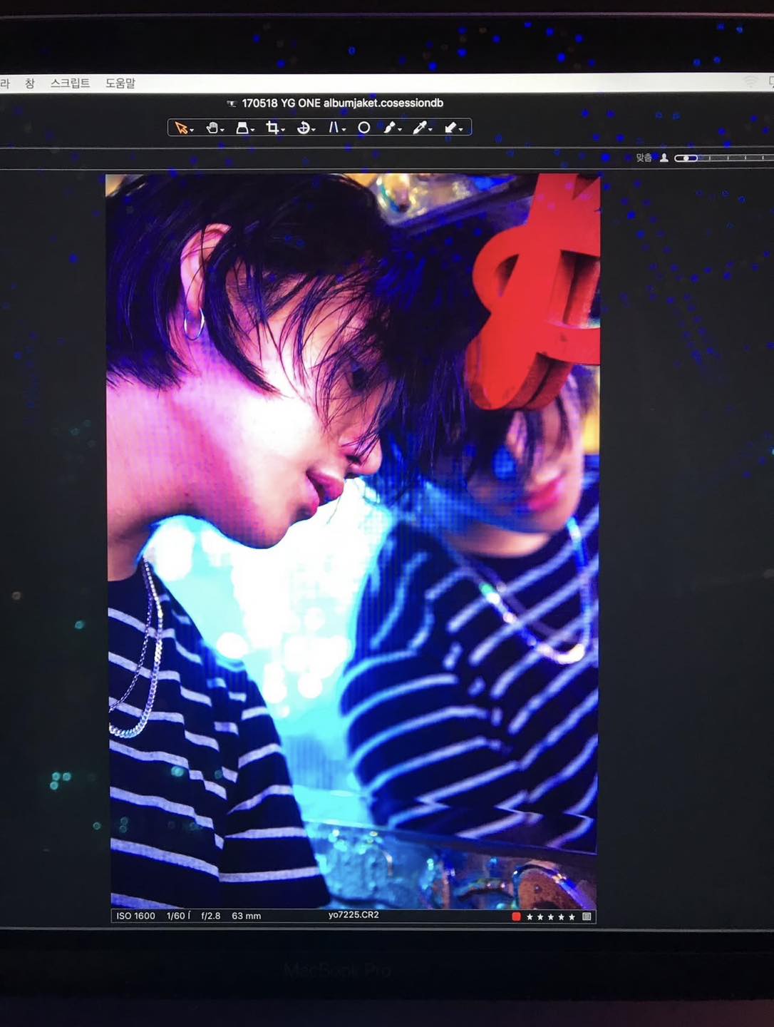 Những hình ảnh của ONE được cựu giám đốc sáng tạo YG ghi lại