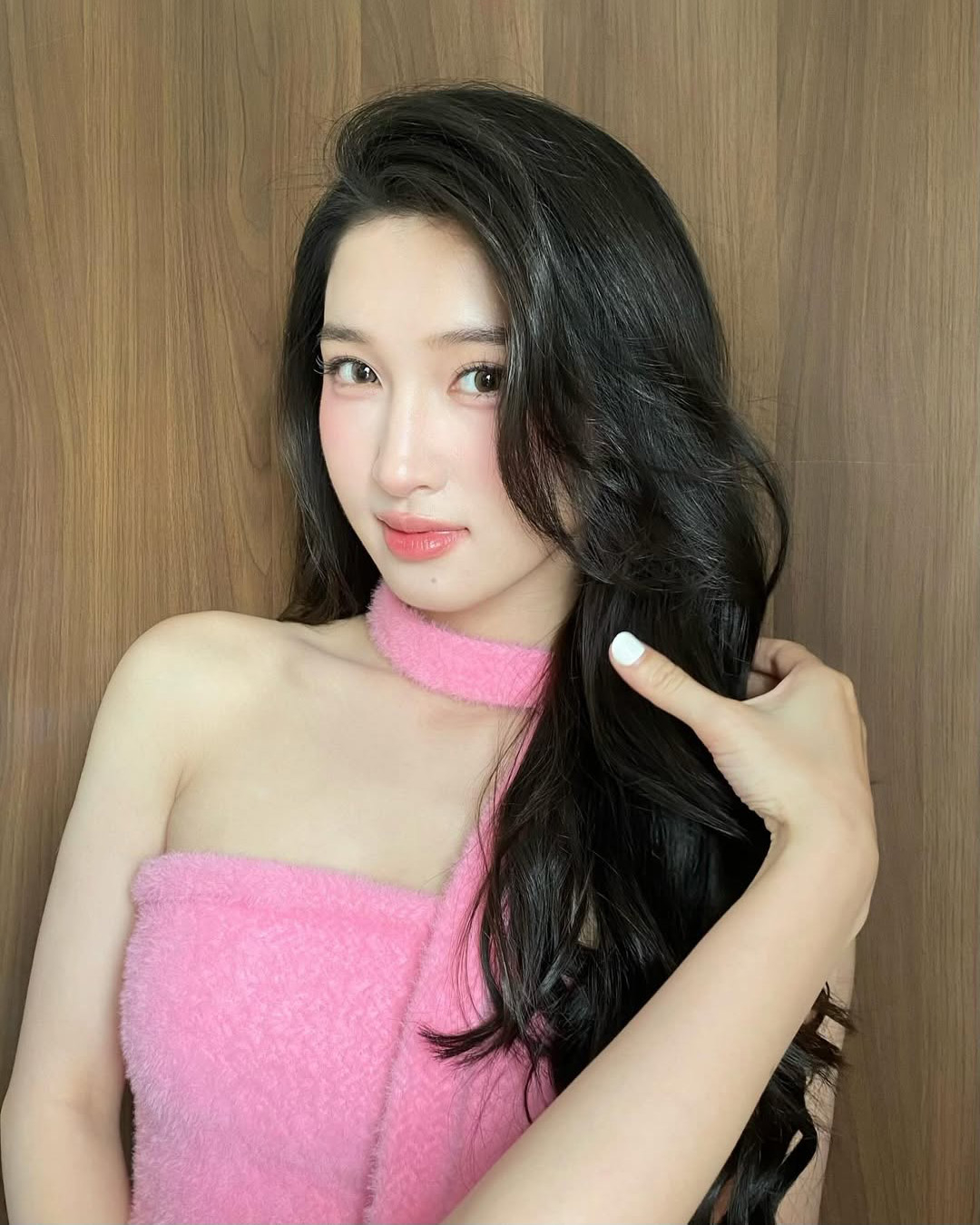 Phương Nhi vẫn giữ cuộc sống kín tiếng như từ đám hỏi đến nay 