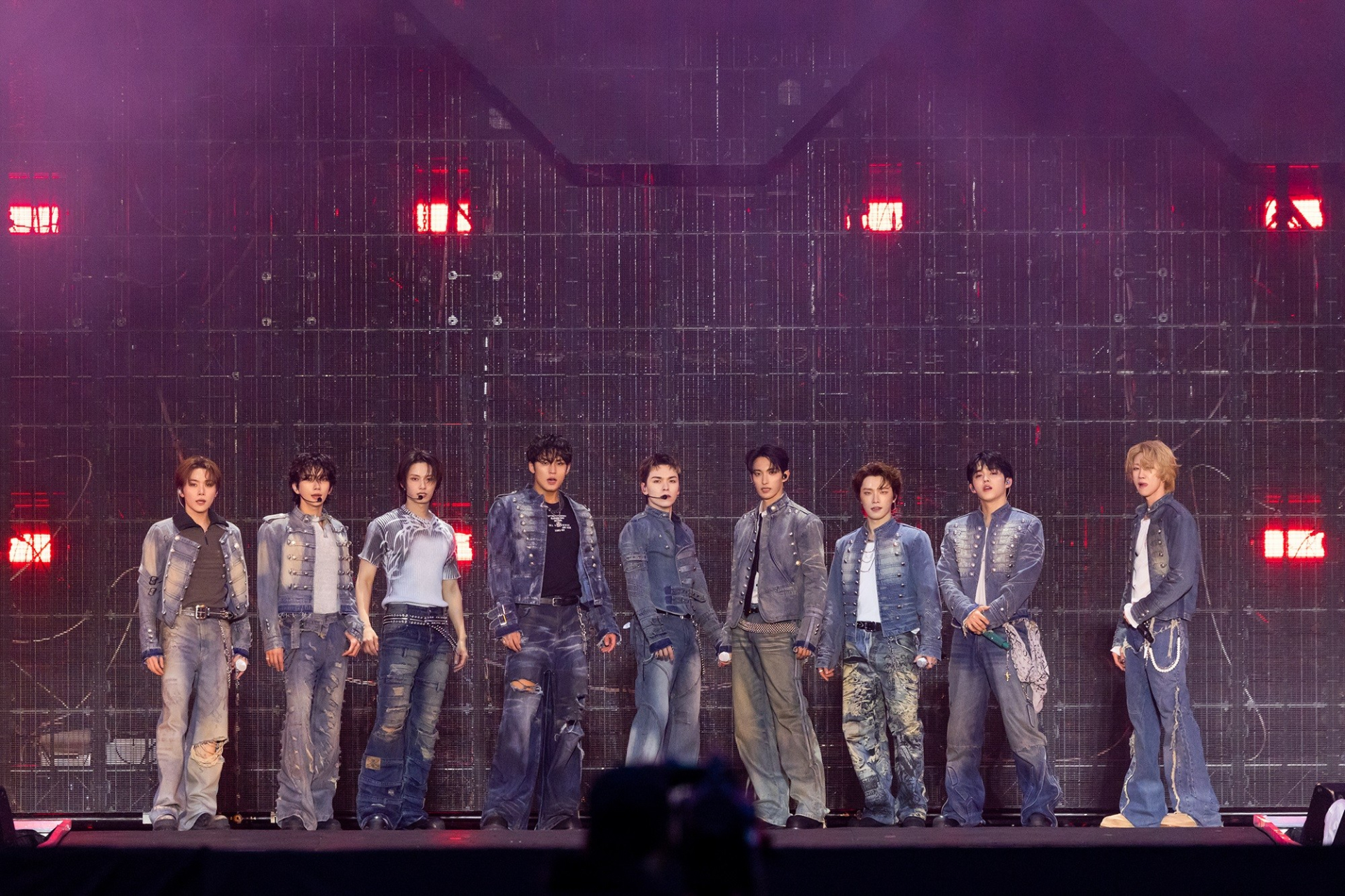 SEVENTEEN chính thức khép lại world tour NEW_ bằng 2 đêm encore tại SVĐ Incheon (Hàn Quốc)