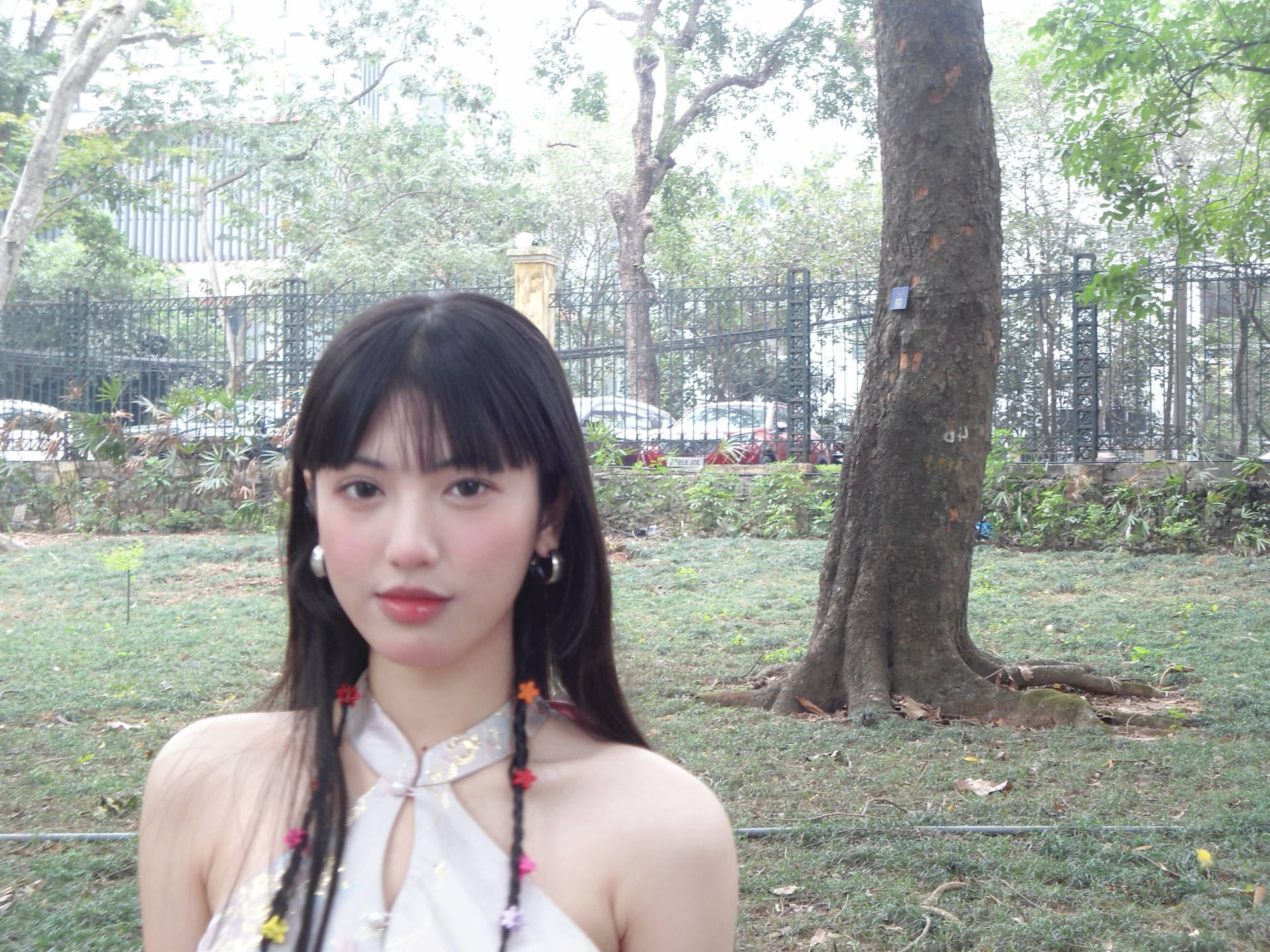 Cô gái nổi tiếng với bộ ảnh chụp ở công viên Thống Nhất: Mình không cố để trông cổ điển