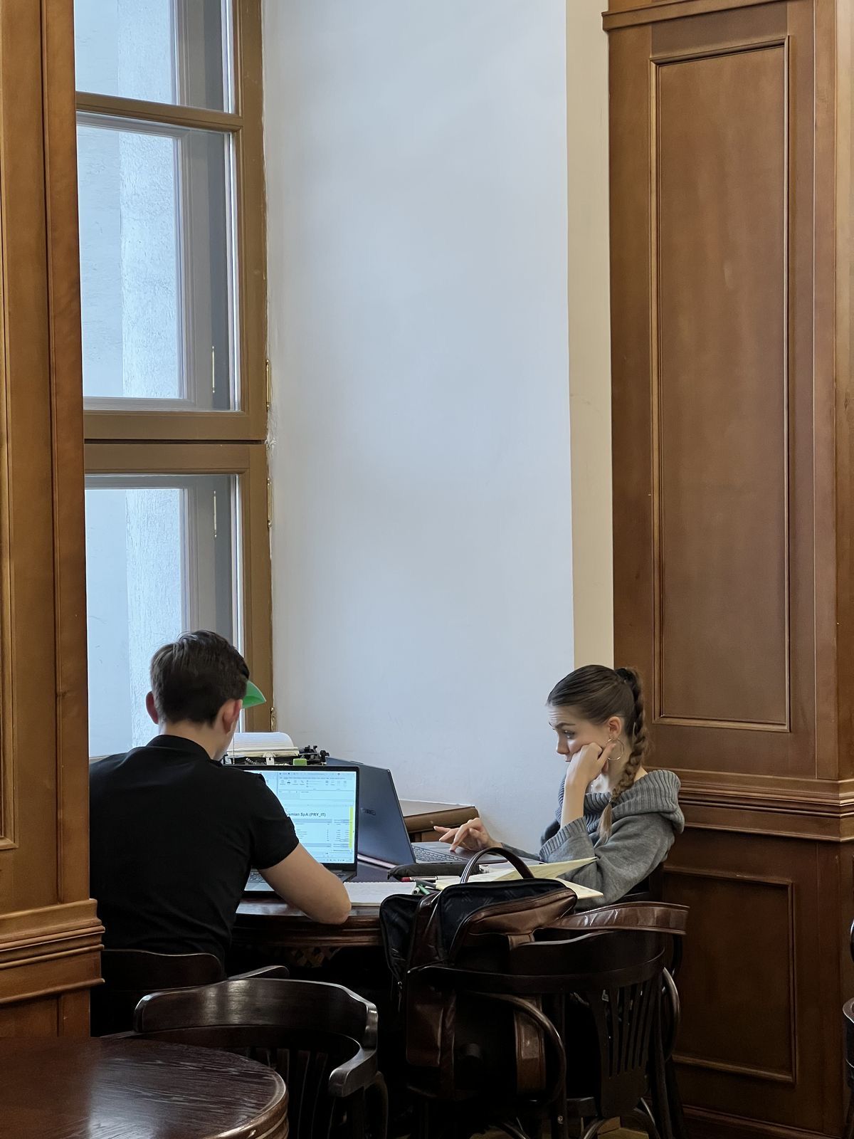 Sự dịch chuyển từ các công việc lặp đi lặp lại sang các kỹ năng tư duy sáng tạo là chìa khóa để tồn tại trong kỷ nguyên số (Ảnh minh họa)