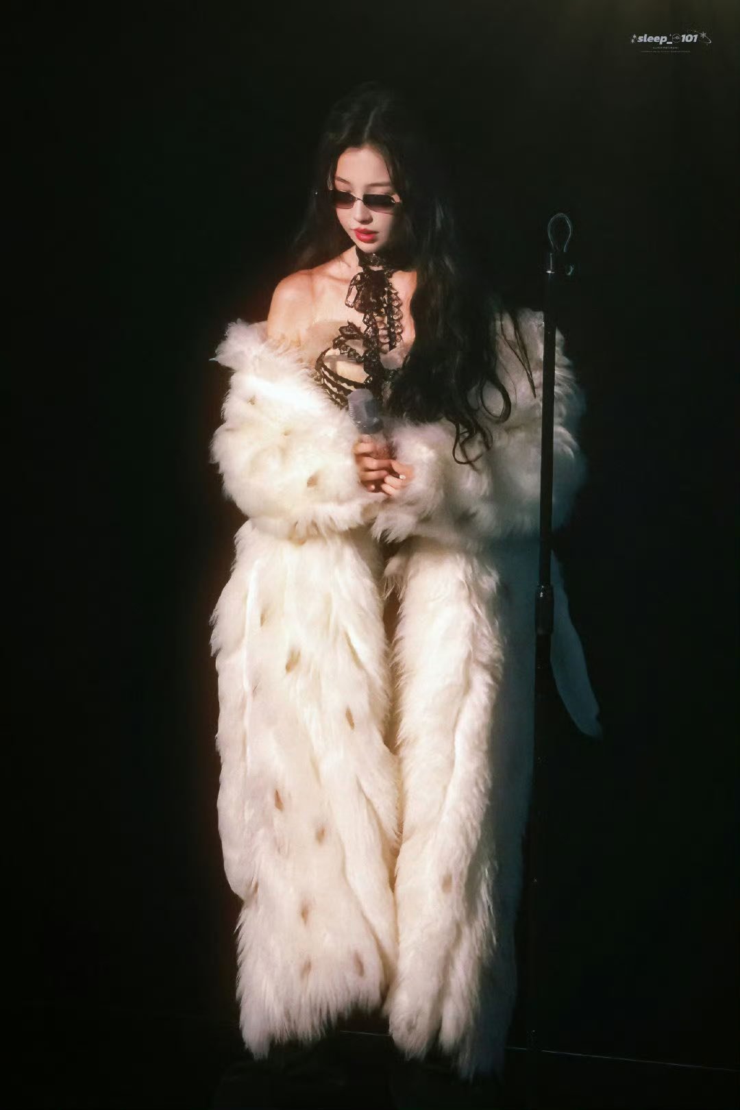 Trước tình thế bị “ngó lơ”, nữ nghệ sĩ tự tổ chức concert sinh nhật Blossom tại Bắc Kinh vào tháng 12/2025