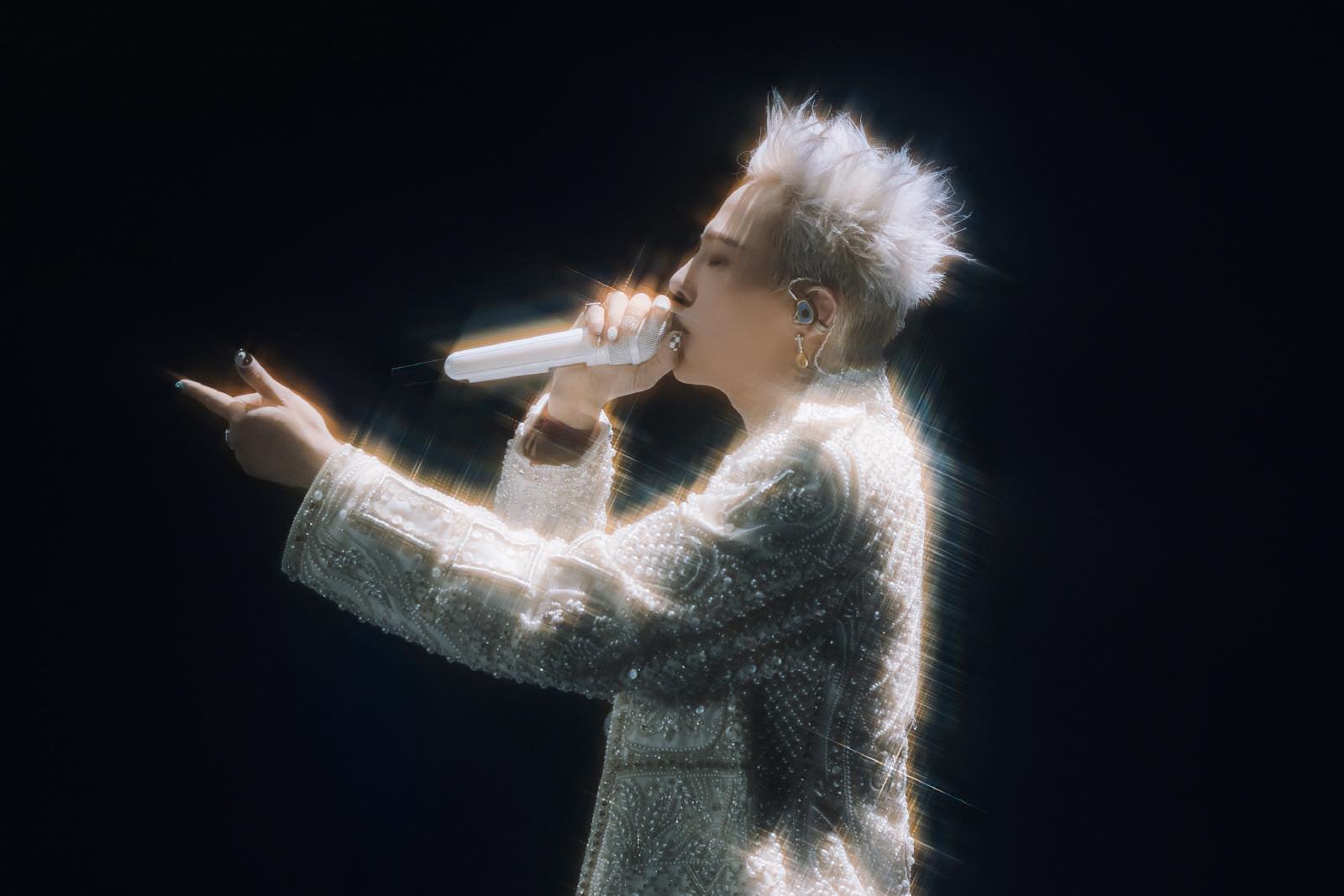 World Tour thứ 3 của G-DRAGON cũng là chuyến lưu diễn có số khán giả - doanh thu cao nhất lịch sử Kpop của 1 nghệ sĩ solo