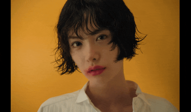 Ánh mắt ám ảnh của Nana và T.O.P