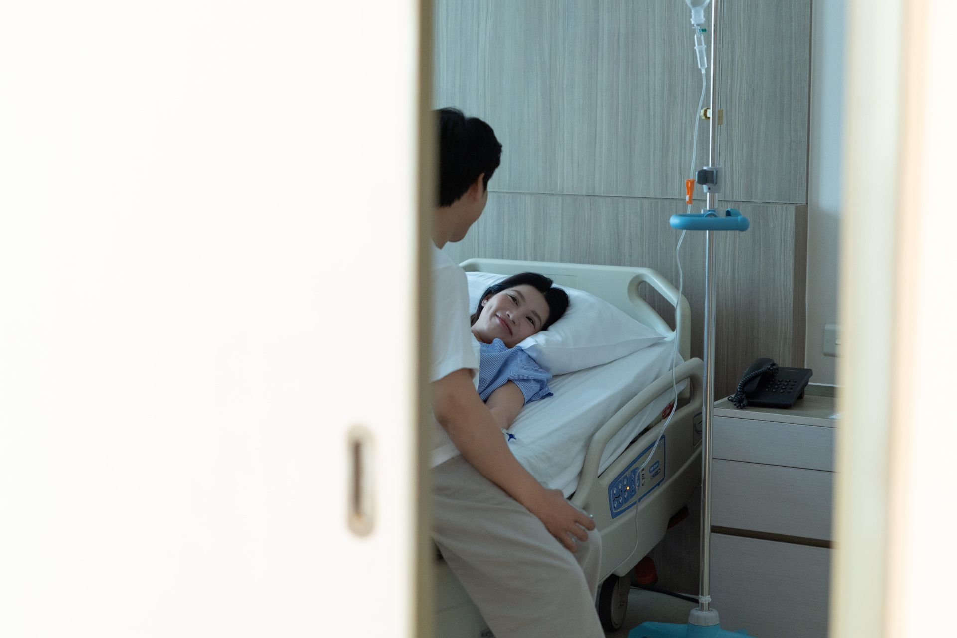 Á hậu Quỳnh Châu nhập viện sinh mổ để đảm bảo an toàn cho mẹ và bé 