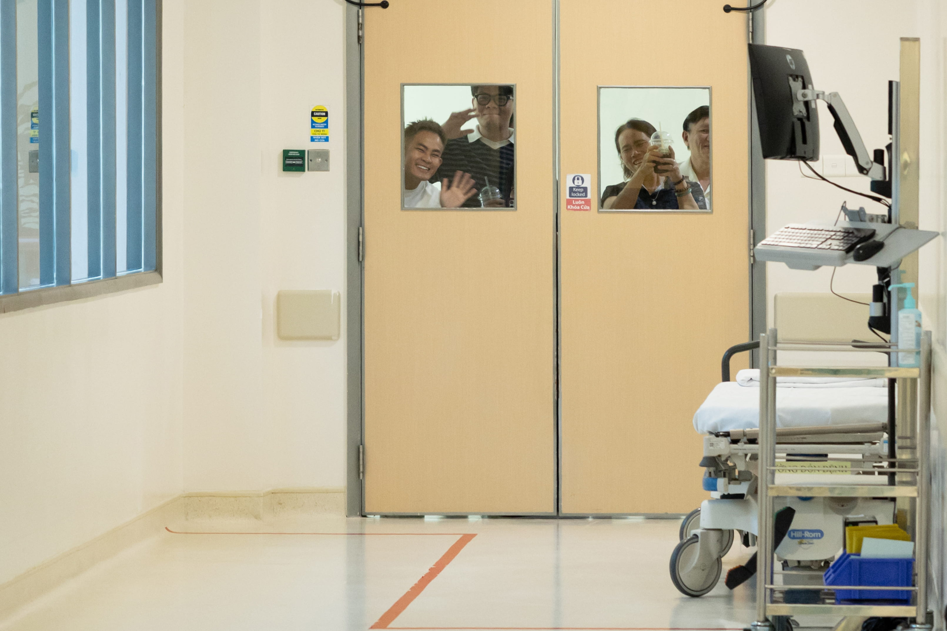 Cả nhà cùng chờ đợi em bé ra đời 