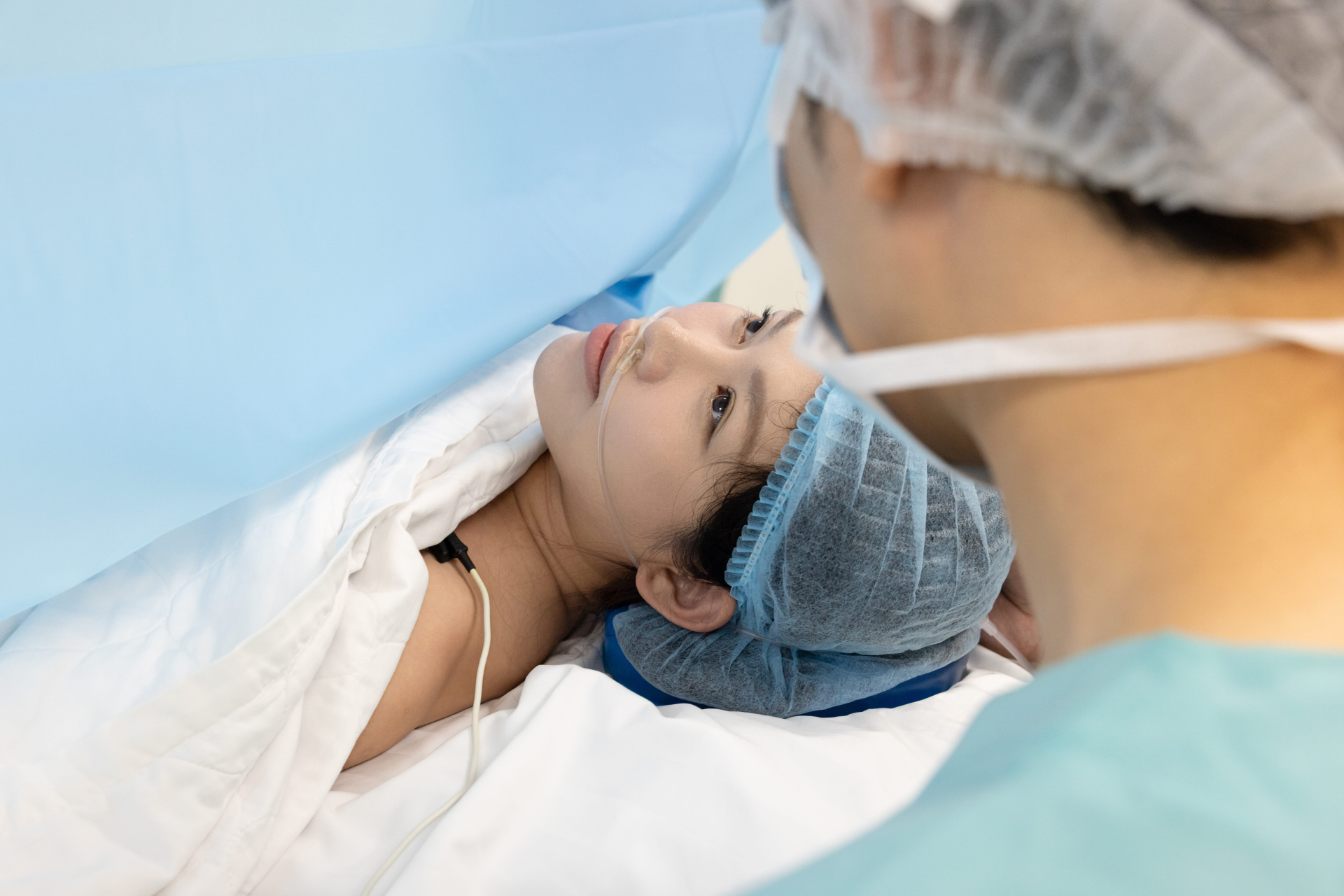 Quỳnh Châu đón một bé trai nặng 3,7kg bằng phương pháp sinh mổ 