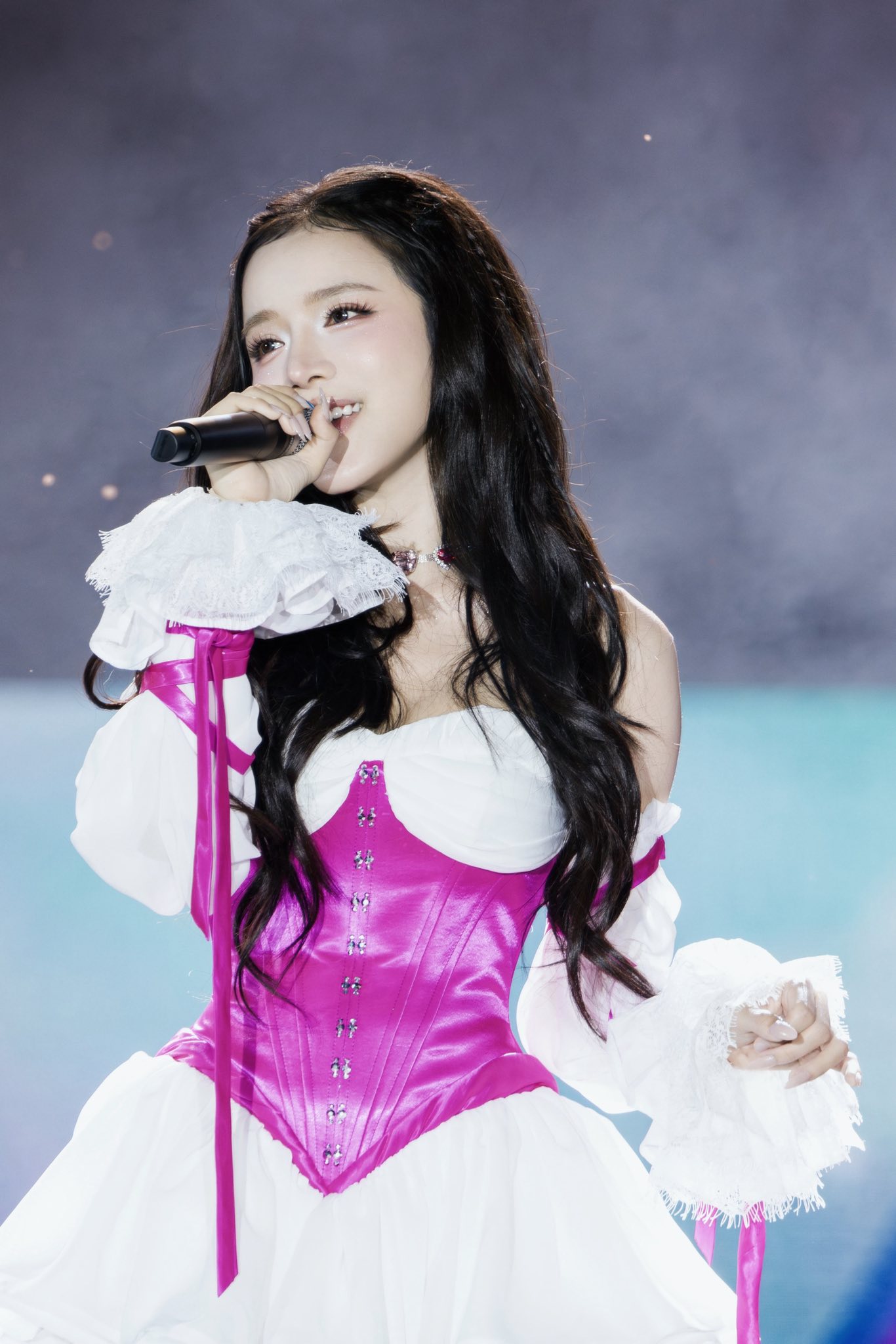 LyLy hoạt động ở cả hai vai trò: ca sĩ và nhạc sĩ