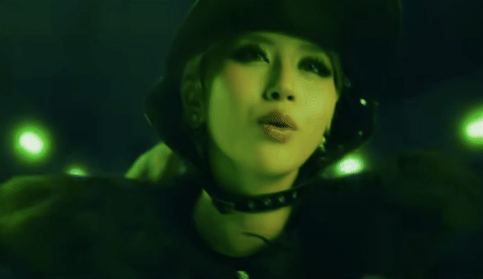 Nữ phù thuỷ cưỡi chổi