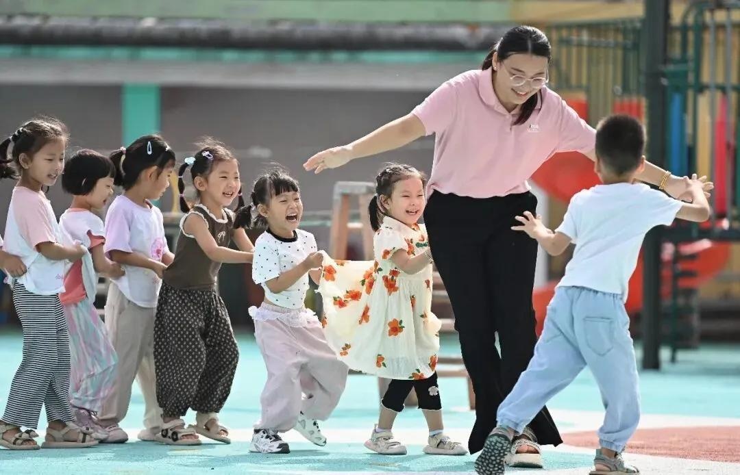 Giáo viên mầm non phải đối diện với nhiều khó khăn