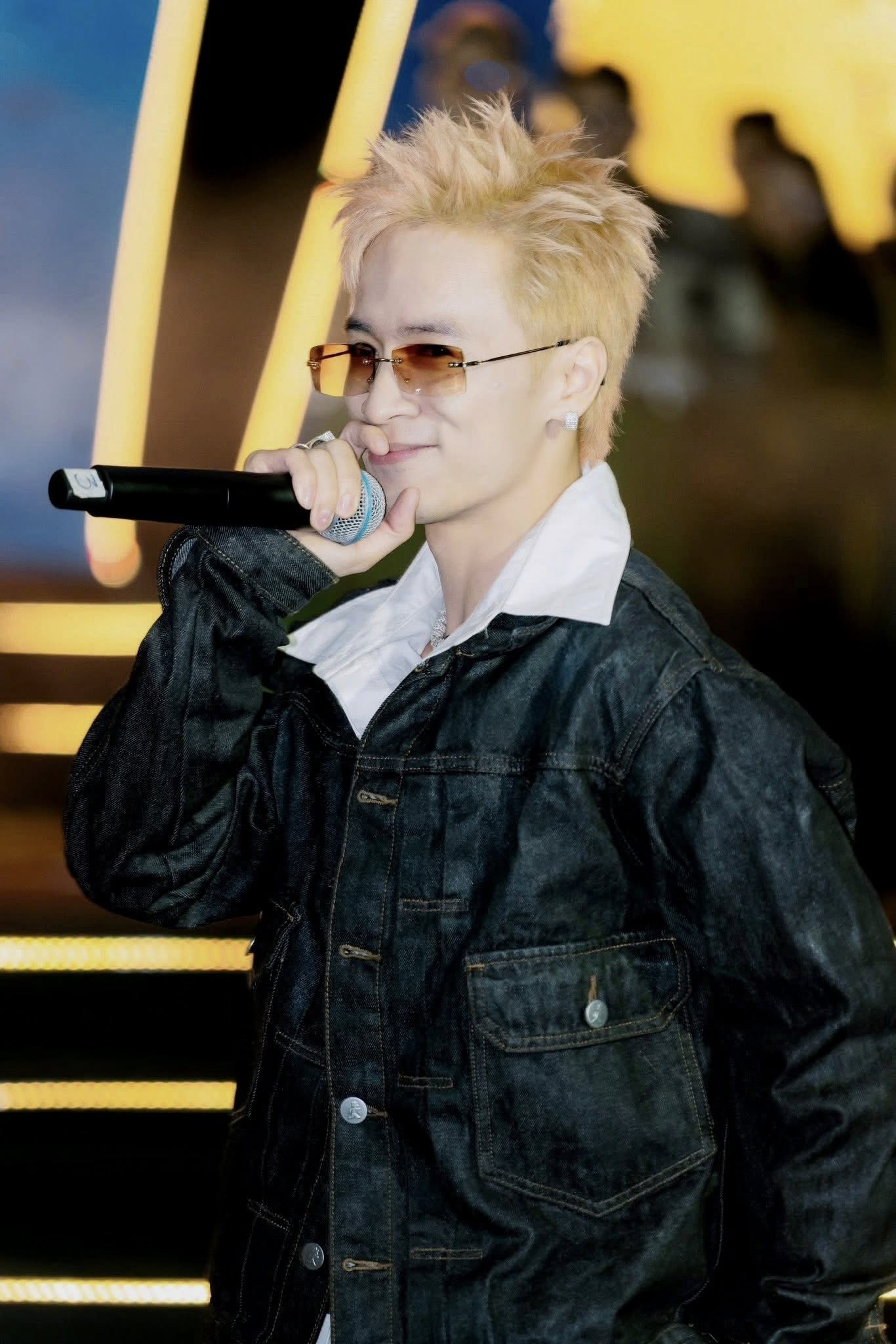 7dnight - chủ nhân của ca khúc gây sốt toàn cầu (ảnh: FBNV)