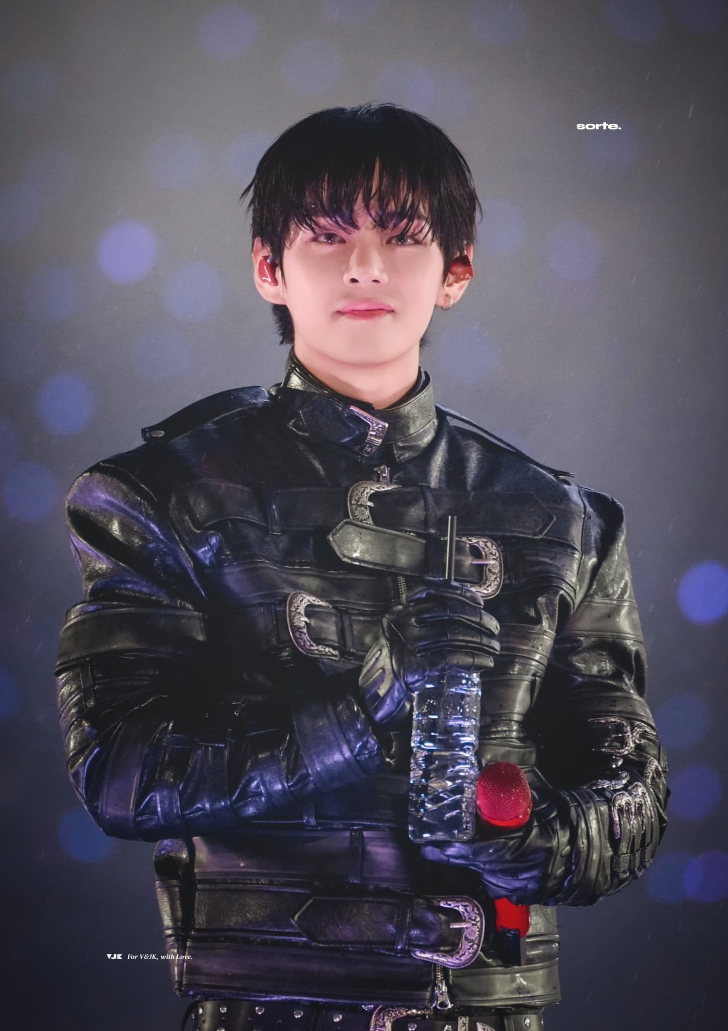 Concert 360 độ đầu tiên của BTS: 150 phút dầm mưa, 23 bài hát và 41 nghìn người xem, có gì khác với show miễn phí ở Gwanghwamun?