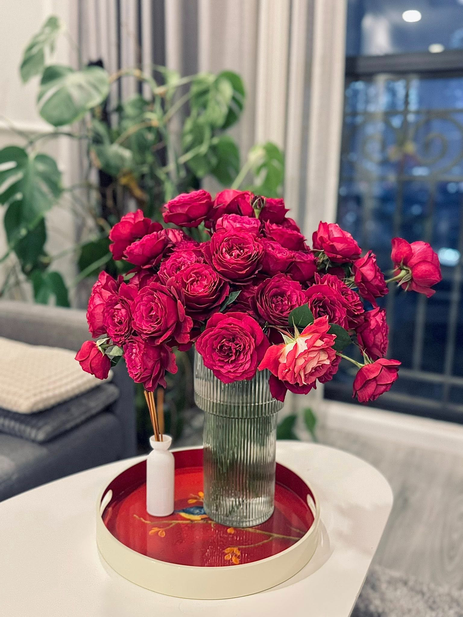 Bên trong căn chung cư của nữ BTV Thời sự không dùng tên thật khi lên sóng, giấu kín chồng