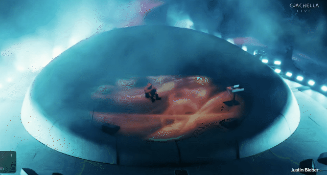 Sân khấu tối giản của Justin Bieber