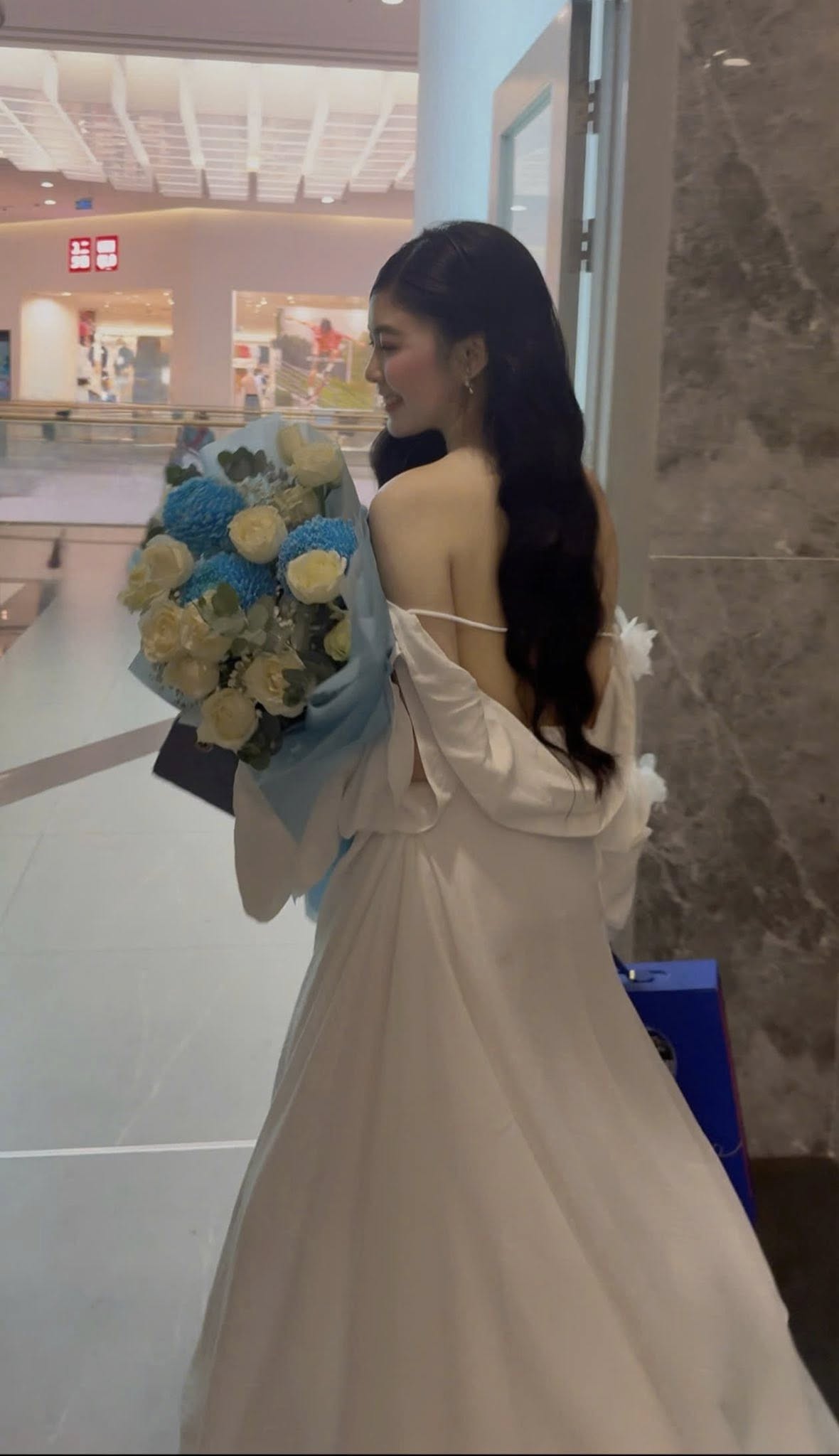 Lọ Lem thể hiện rõ sự vui vẻ, tập trung vào công việc giữa loạt đồn đoán đời tư 