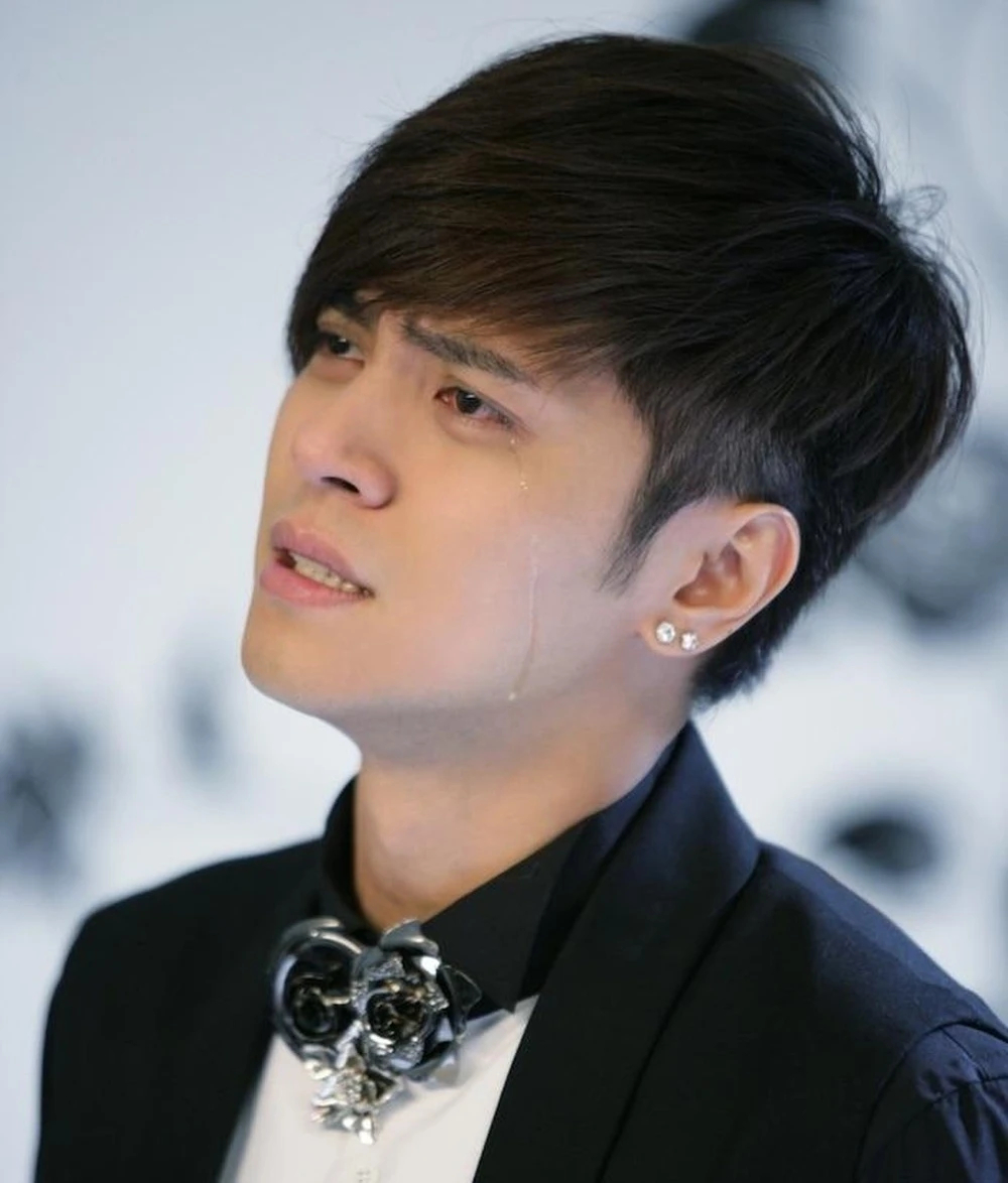 Công chúng phẫn nộ trước thông tin La Chí Tường đột ngột qua đời tại nhà riêng. Trên thực tế, nam ngôi sao vẫn đang sống khỏe mạnh. Ảnh: 163