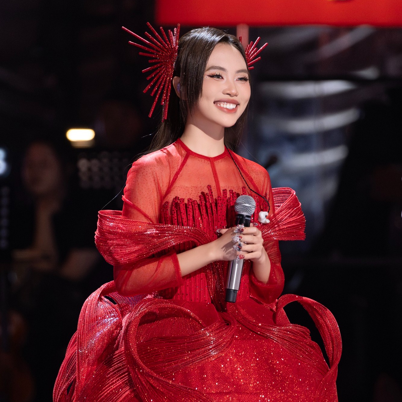 Phương Mỹ Chi tô đậm định hướng văn hóa truyền thống trong âm nhạc