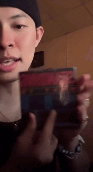 HURRYKNG cũng là fan Jung Kook, thậm chí còn từng mua đĩa nhạc