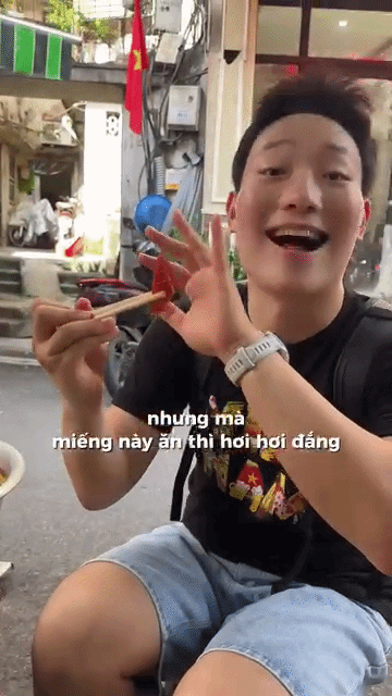 Khách Hàn chi 50.000 xử gọn sứa đỏ mắm tôm và chả rươi khiến dân tình ngả mũ bái phục